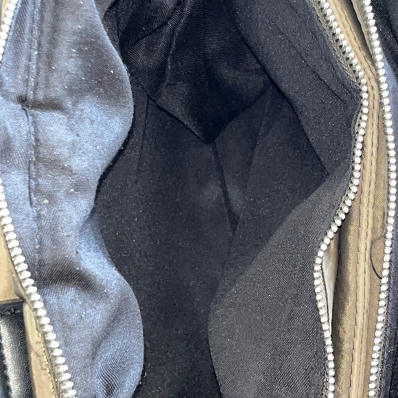 Zara two-way tote bag, with multiple zippers and detachable shoulder strap, EUC. - Picture 9 of 16